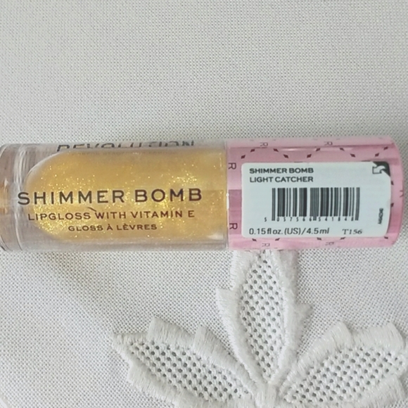 Revolution Shimmer Bomb lipgloss - Picture 3 of 4
